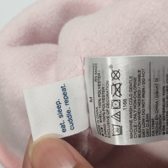 Old Navy Pom Pom fleece Ear Flap fashion strap Winter Warm hat Size Medium - Picture 13 of 13